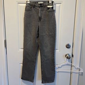 Abercrombie & Fitch the 90’s Straight Ultra High Rise Curve Love Gray Wash